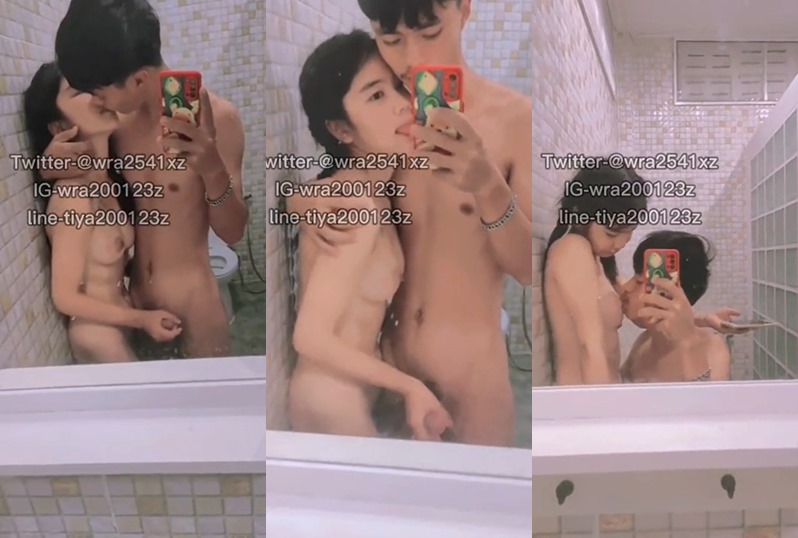 Noiwra_111, o namorado mais incrível, convidou a namorada para tomar banho juntos e depois brincar com o celular, provocando com mensagens excitantes, seguido de carícias íntimas.