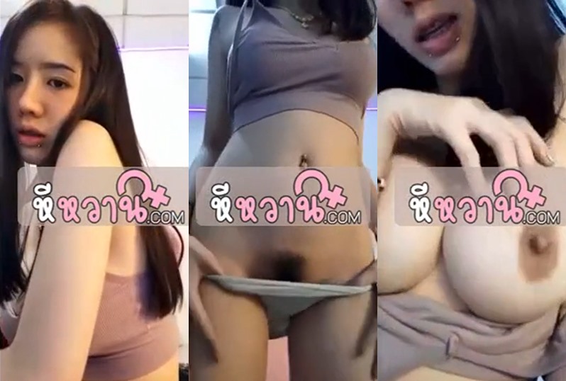 New live leaked clip from the locker room just came out. The girl is so hot, showing off her amazing body. She's teasing and revealing everything in the middle of the clip.