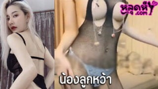 Video lucah adik beradik Live Mlive gadis terkenal, kerja keras gila-gila gadis ini, pakai baju renang sangat menggoda dan horny.