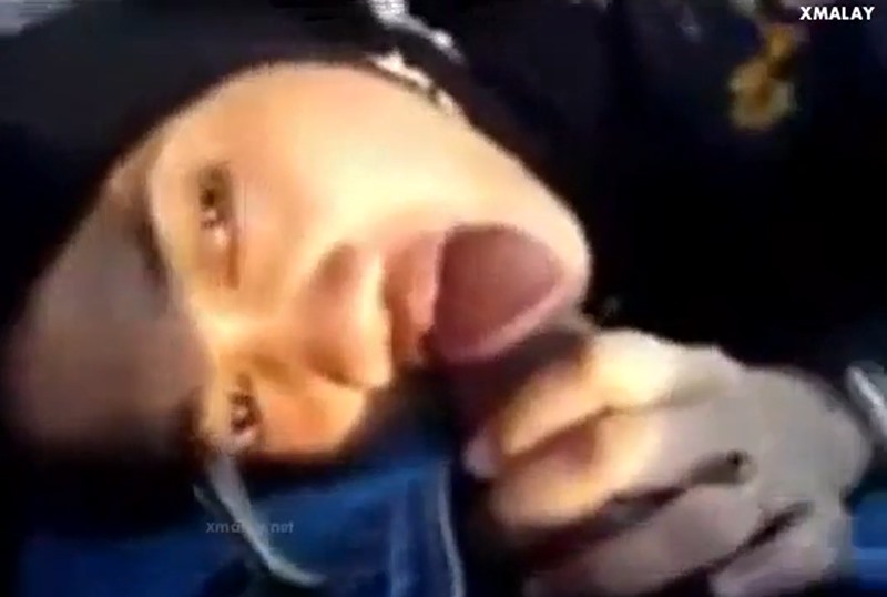 Nice hijab, girlfriend.